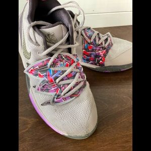 Boys Nike Kyrie 5 sneakers